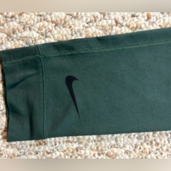 Nike Drifit base layer compressions (fit like a small) - Picture 2 of 8